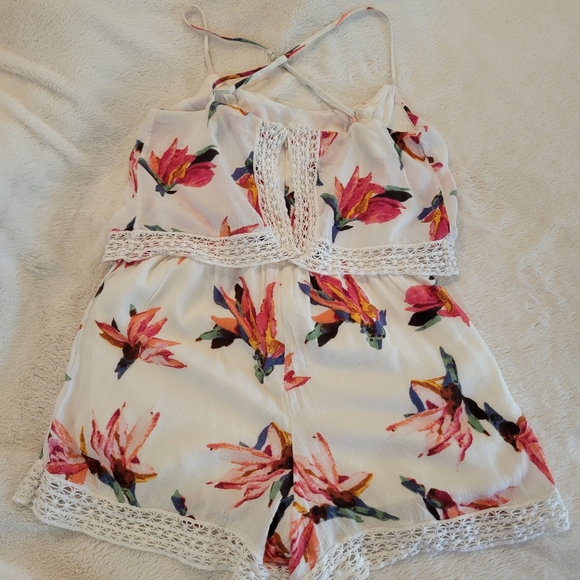 Abercrombie & Fitch Floral Crochet Lace Spaghetti Strap Mini Bib Romper *sz S* - Picture 2 of 16